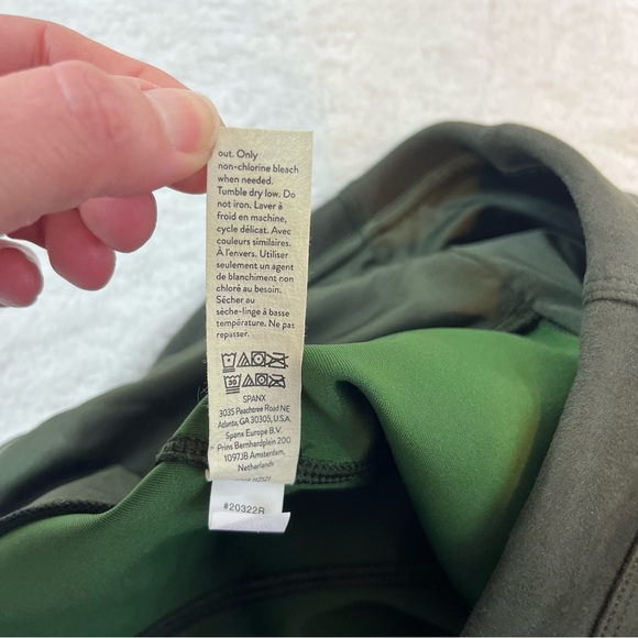 Spanx Faux Suede Leggings in Deep Green Womans Size LG Pull On Center Seam  - Picture 9 of 13